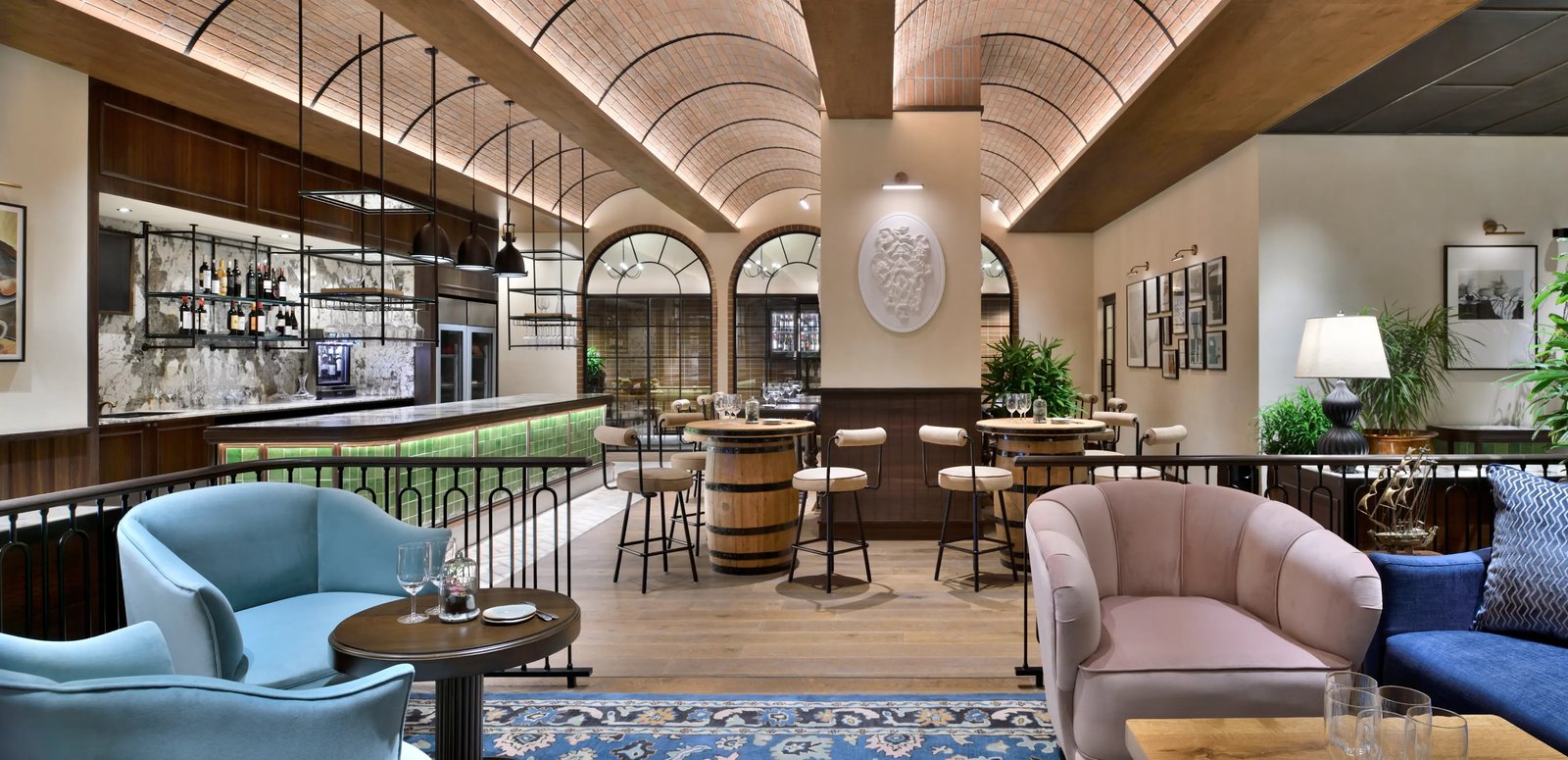 Taj Mahal, New Delhi, eat & drink