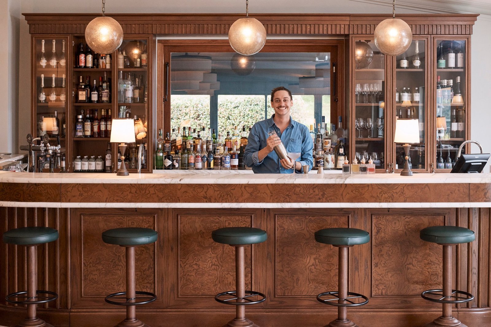 Osborn House, george's bar & lounge