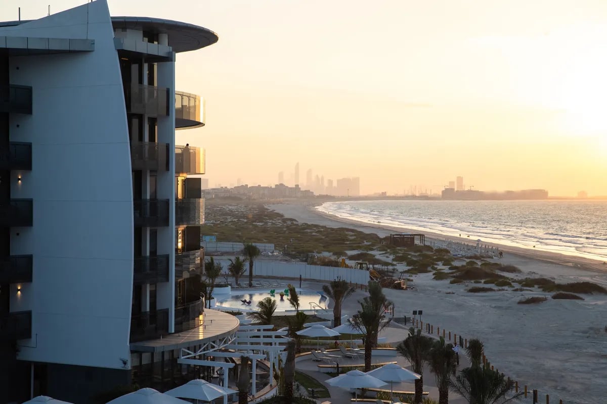 Jumeirah Saadiyat Island, backstory