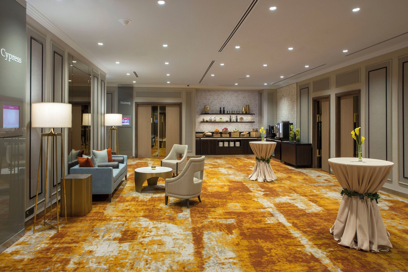 Orchard Hotel — vibe