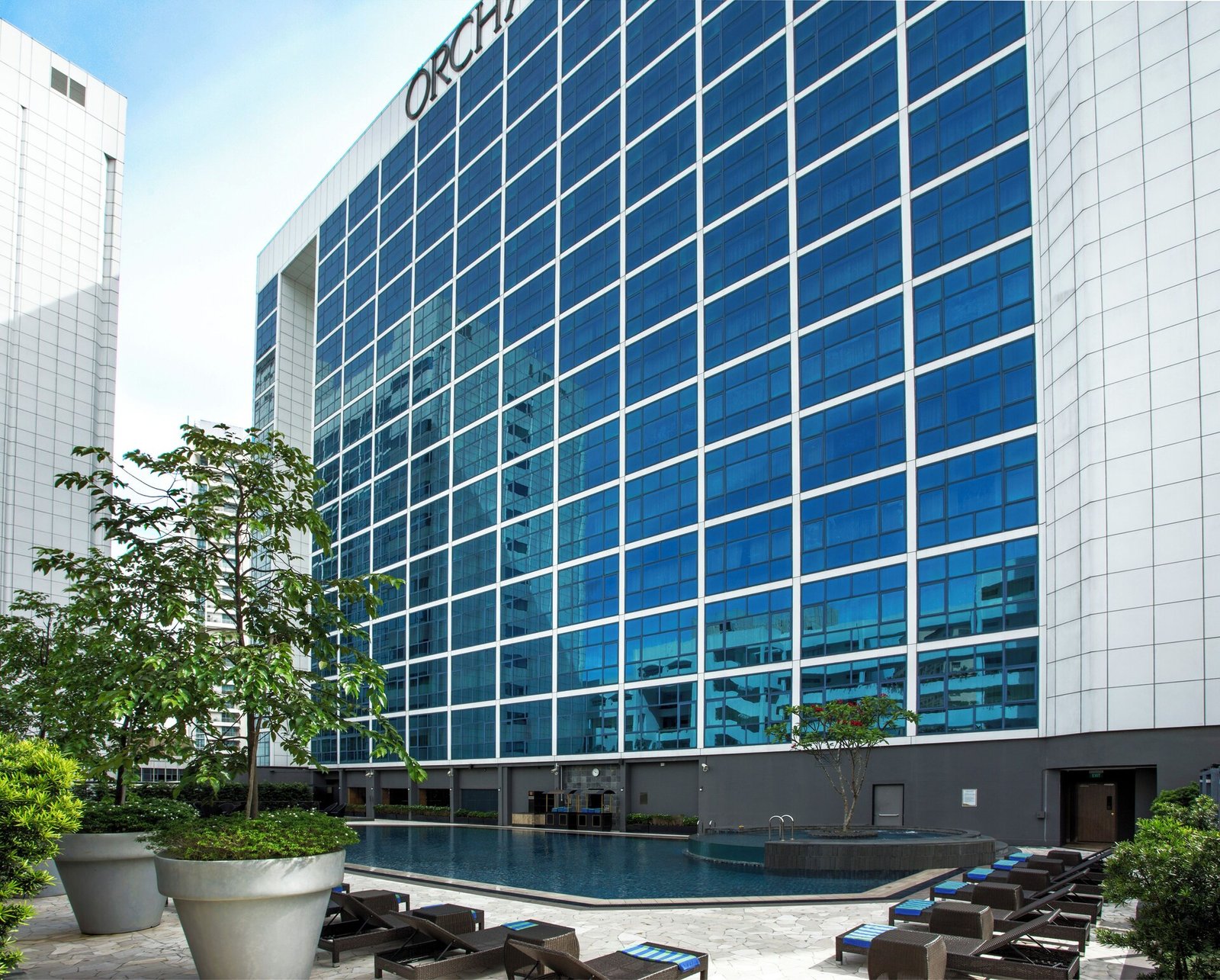 Orchard Hotel — vibe