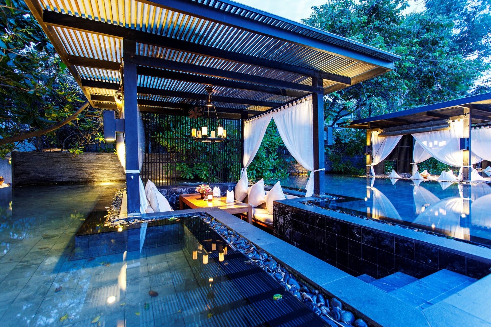 V Villas Hua Hin - MGallery Collection, eat & drink