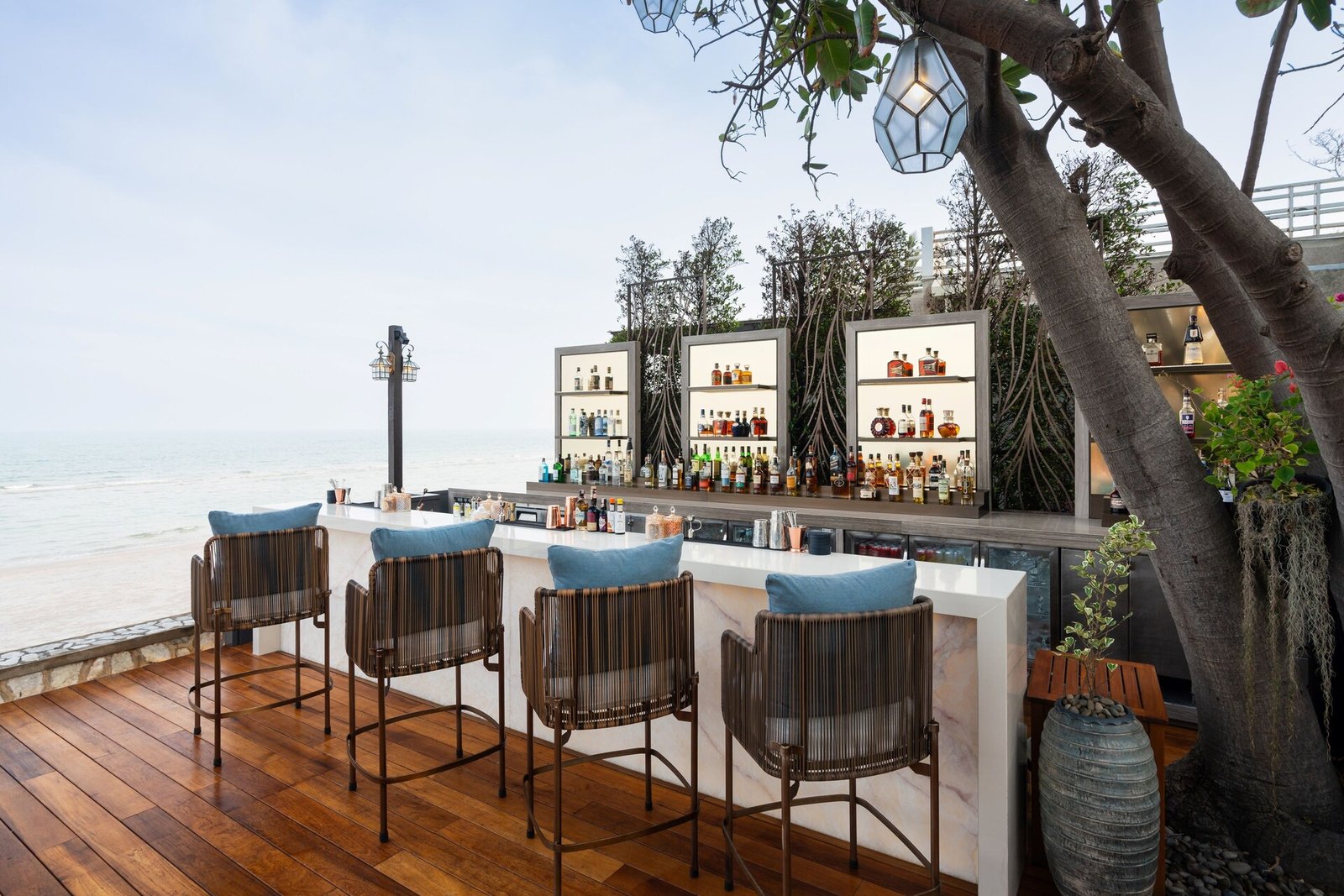 V Villas Hua Hin - MGallery Collection, eat & drink