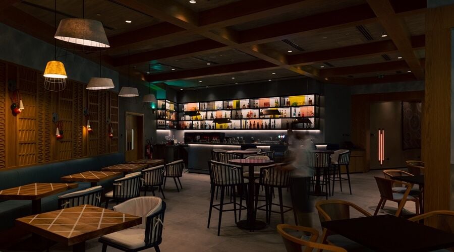 ERTH Abu Dhabi Hotel, eat & drink