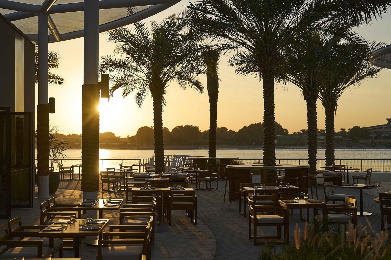 ERTH Abu Dhabi Hotel, eat & drink