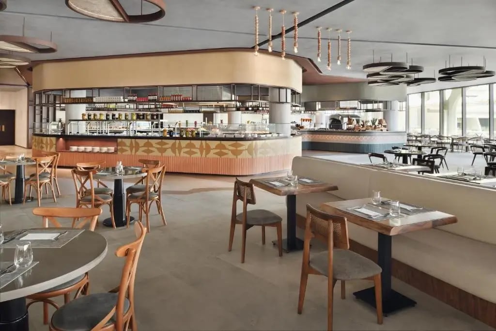 ERTH Abu Dhabi Hotel, eat & drink