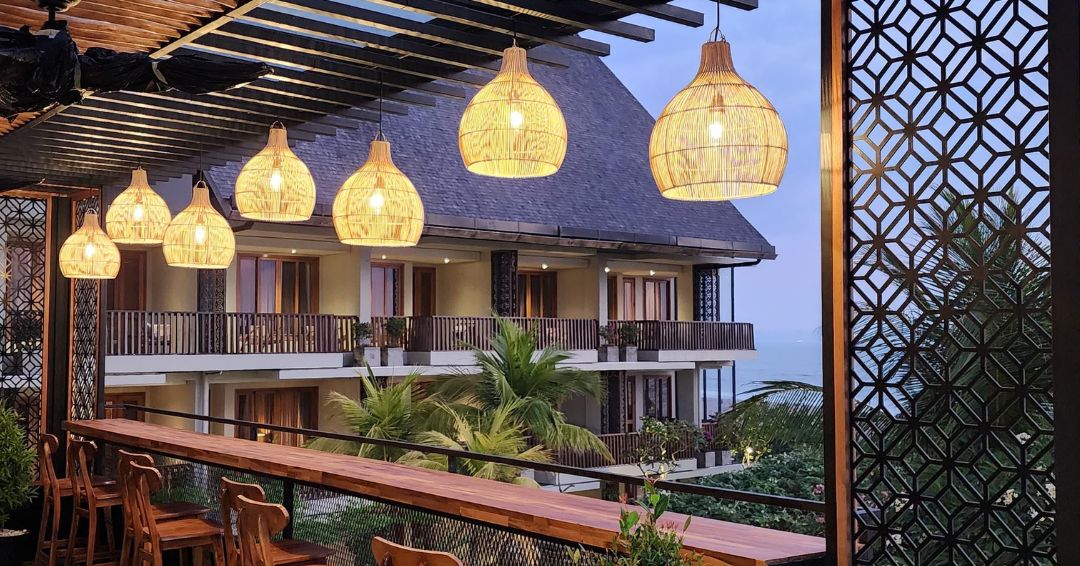 Swarga Suites Bali Berawa, moon rooftop light bar