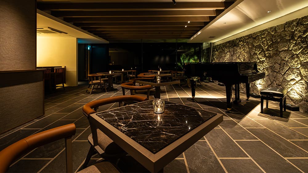One Suite The Grand, at the table