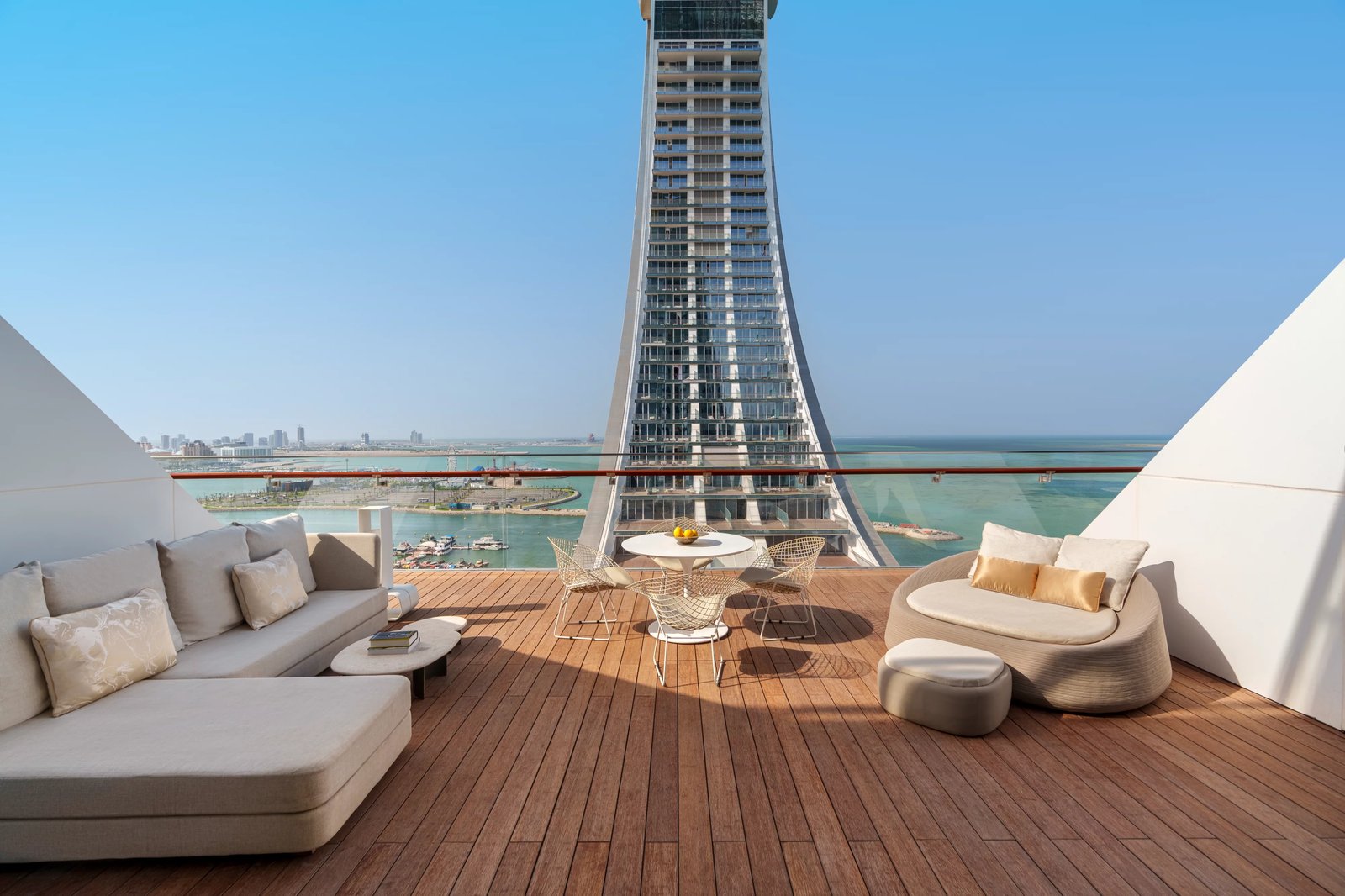 Fairmont Doha, vibe