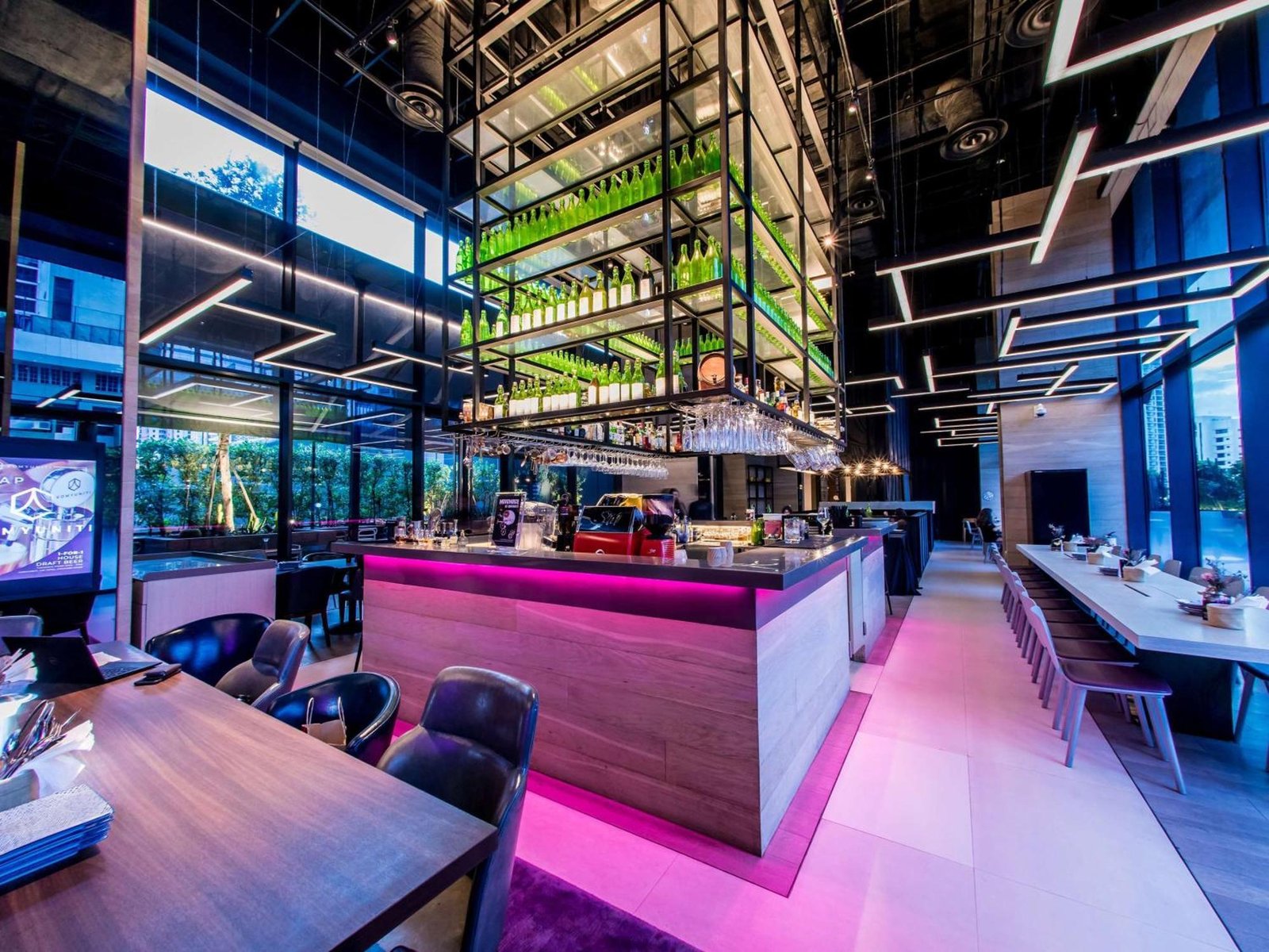 YOTEL Orchard Road, komyuniti bar & restaurant