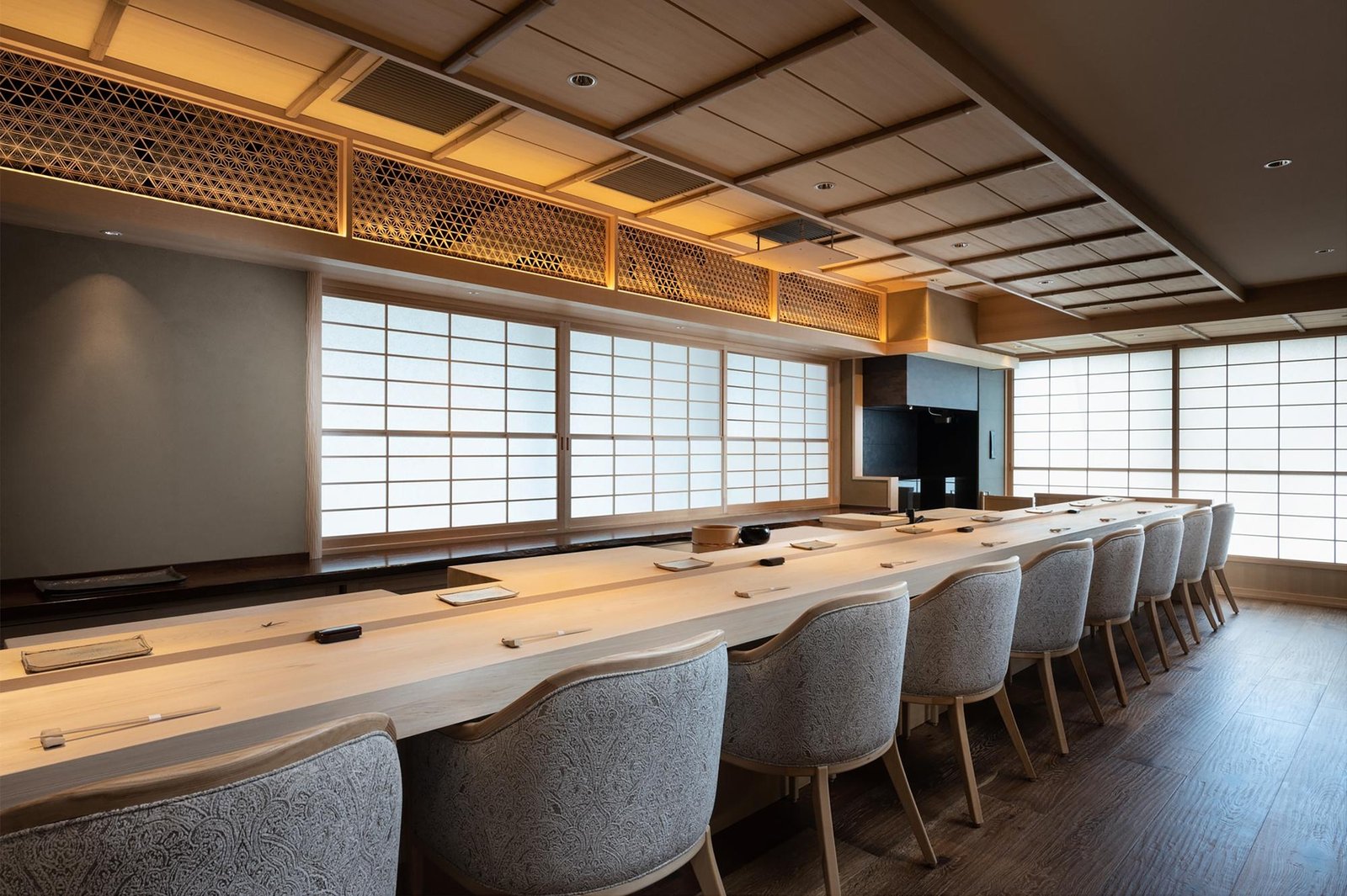 Sansui Niseko, at the table