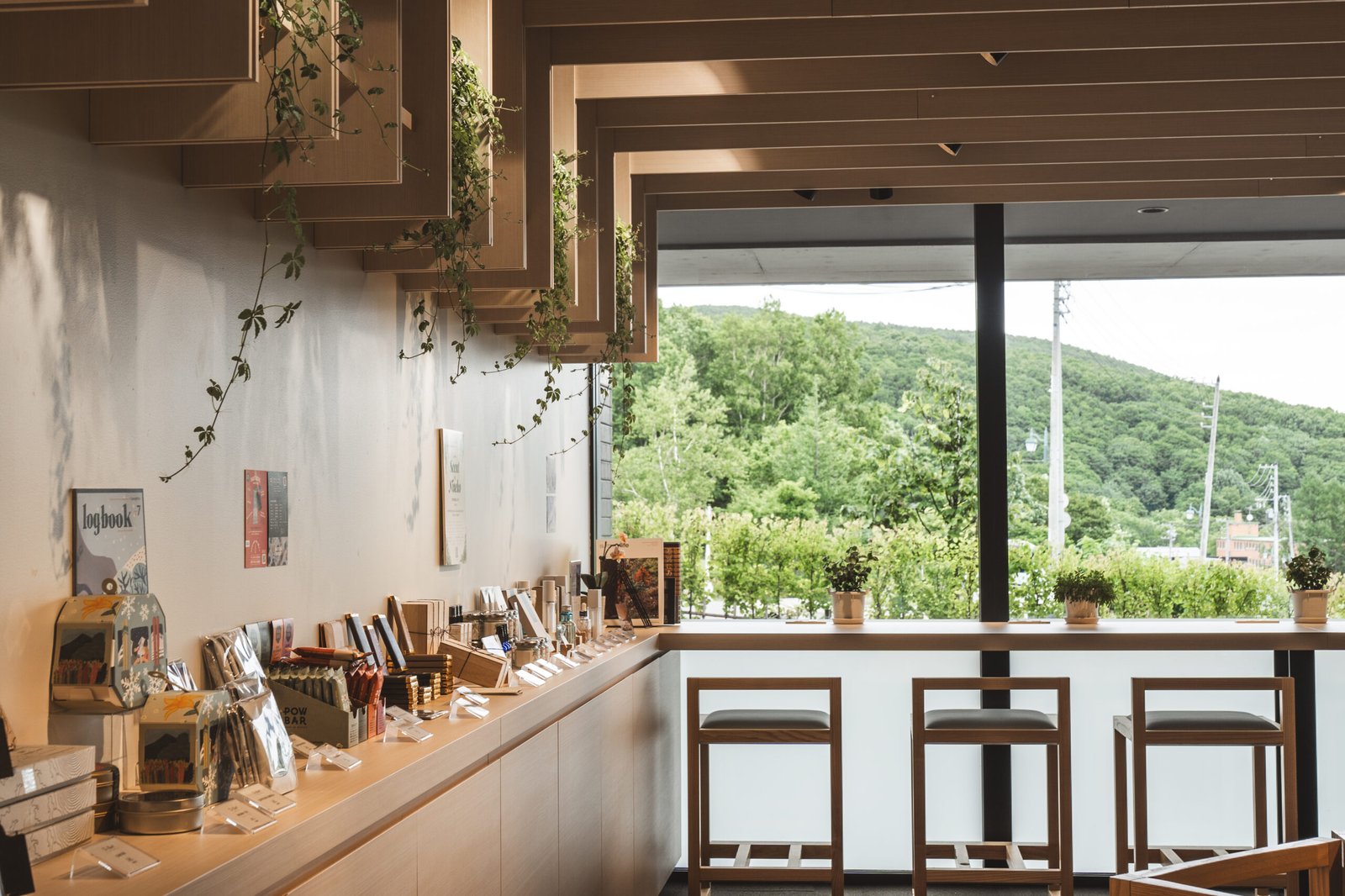 Sansui Niseko, at the table