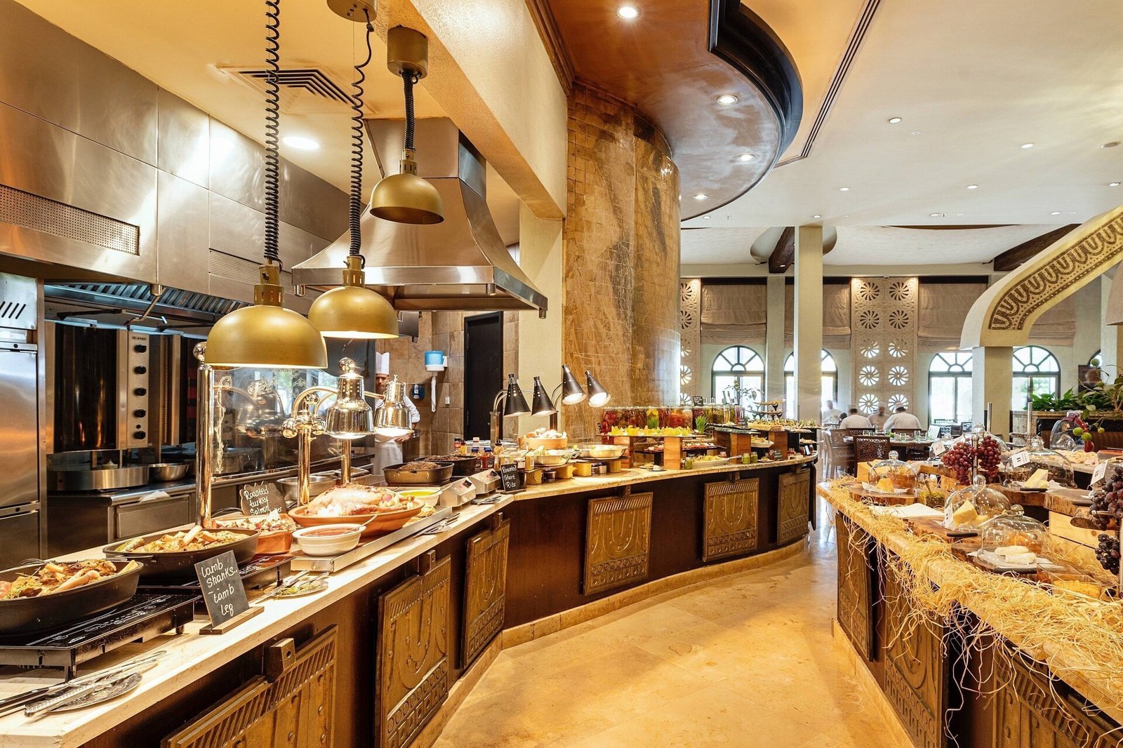 Sharq Village & Spa, a Ritz-Carlton Hotel, eat & drink