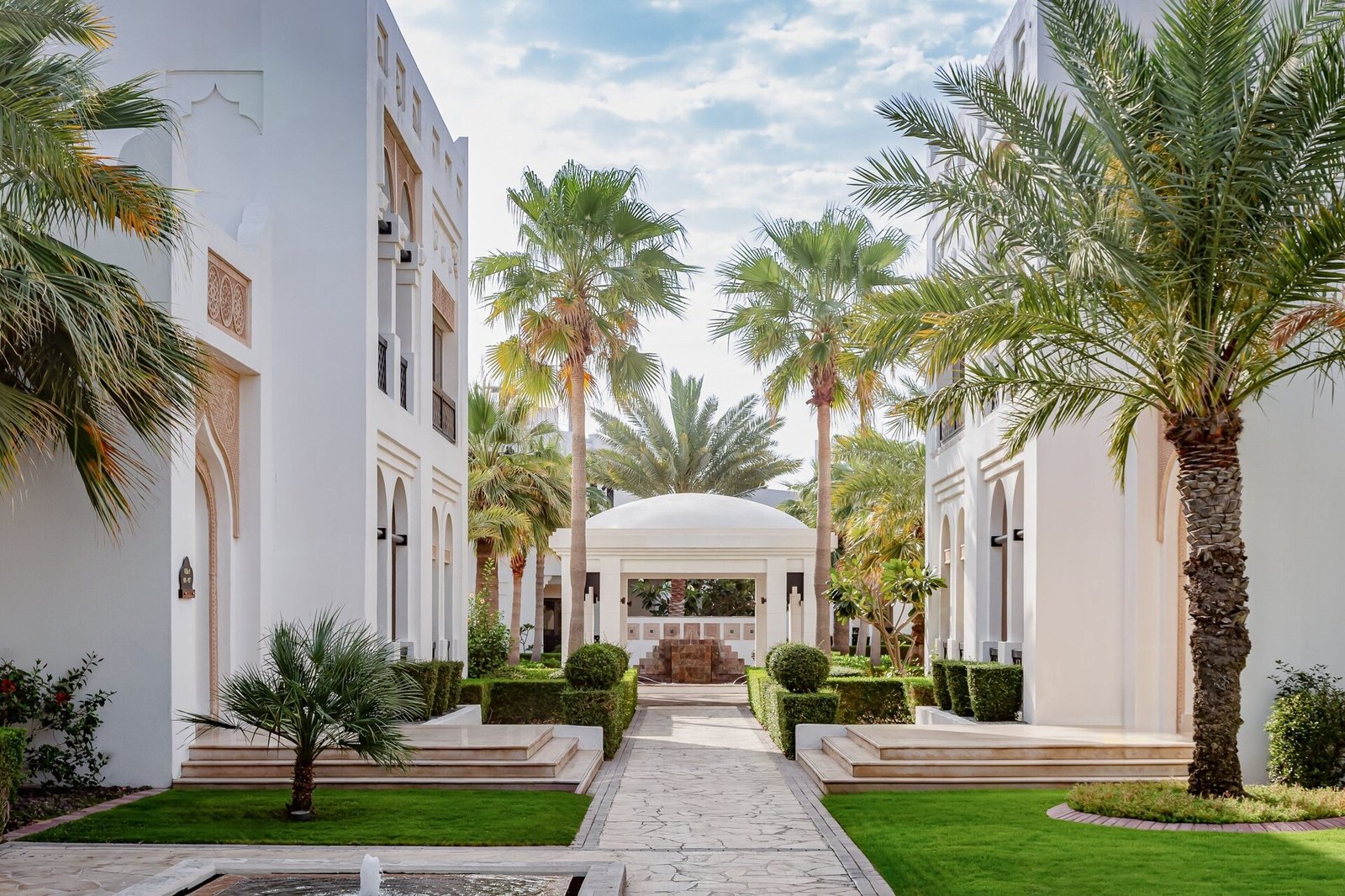 Sharq Village & Spa, a Ritz-Carlton Hotel, vibe
