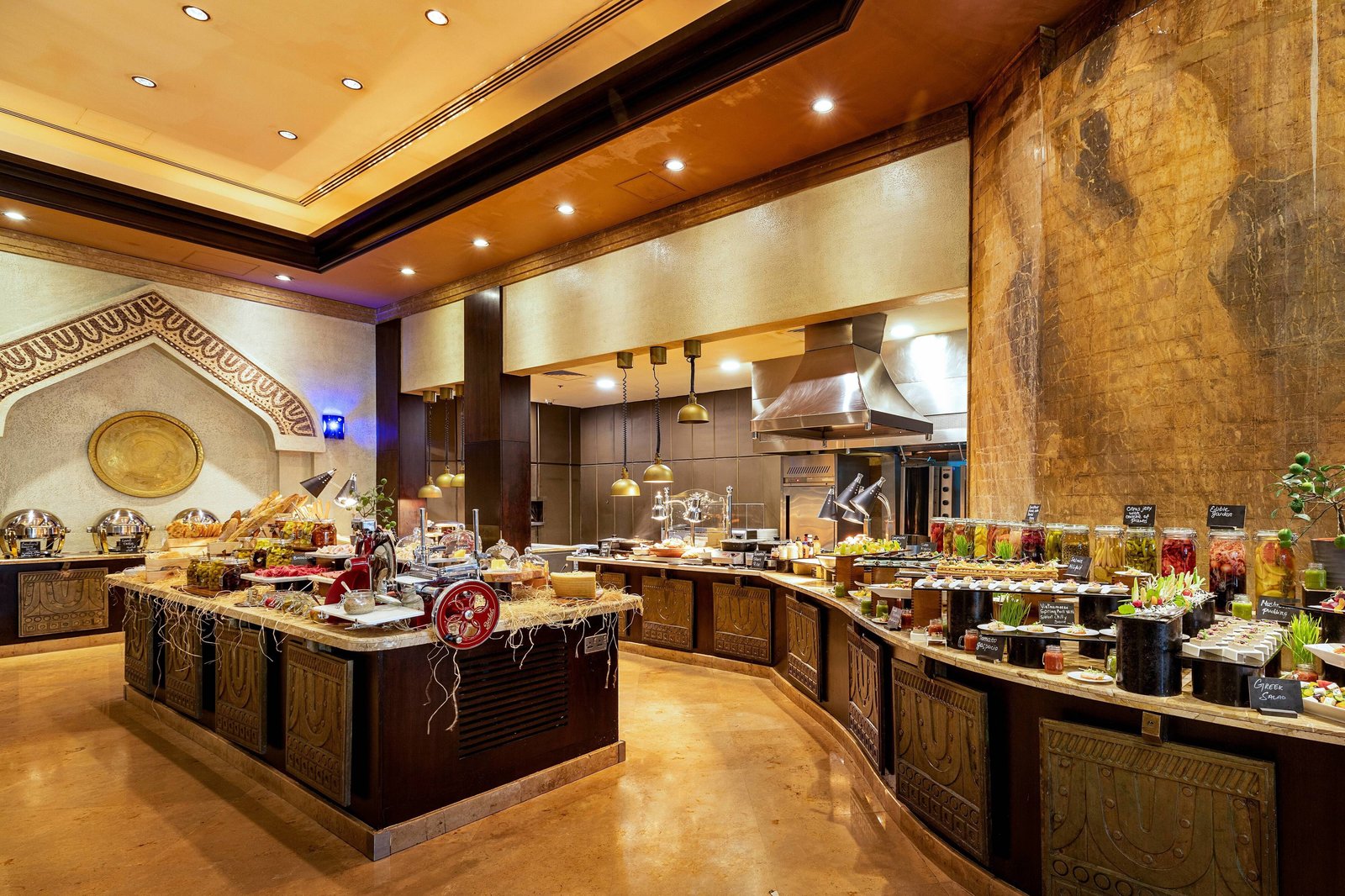 Sharq Village & Spa, a Ritz-Carlton Hotel, eat & drink
