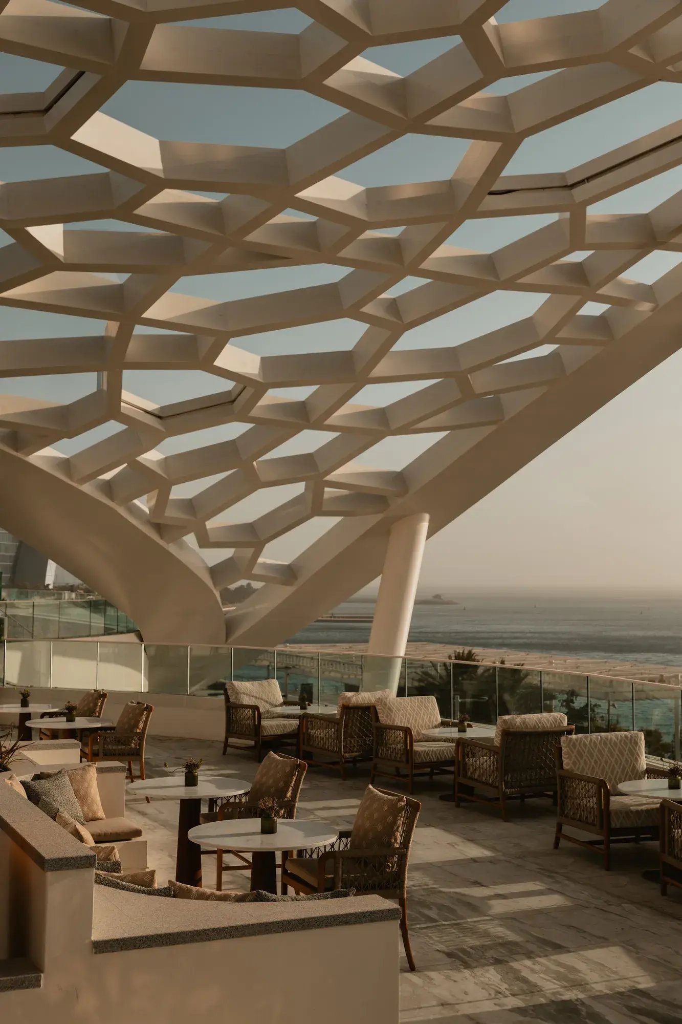 Rosewood Doha, vibe