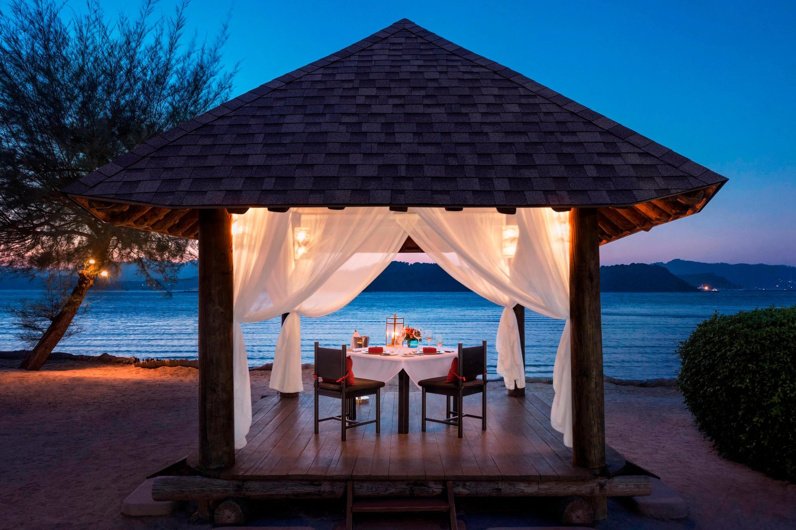 The Naka Island, a Luxury Collection Resort & Spa, Phuket, eat & drink