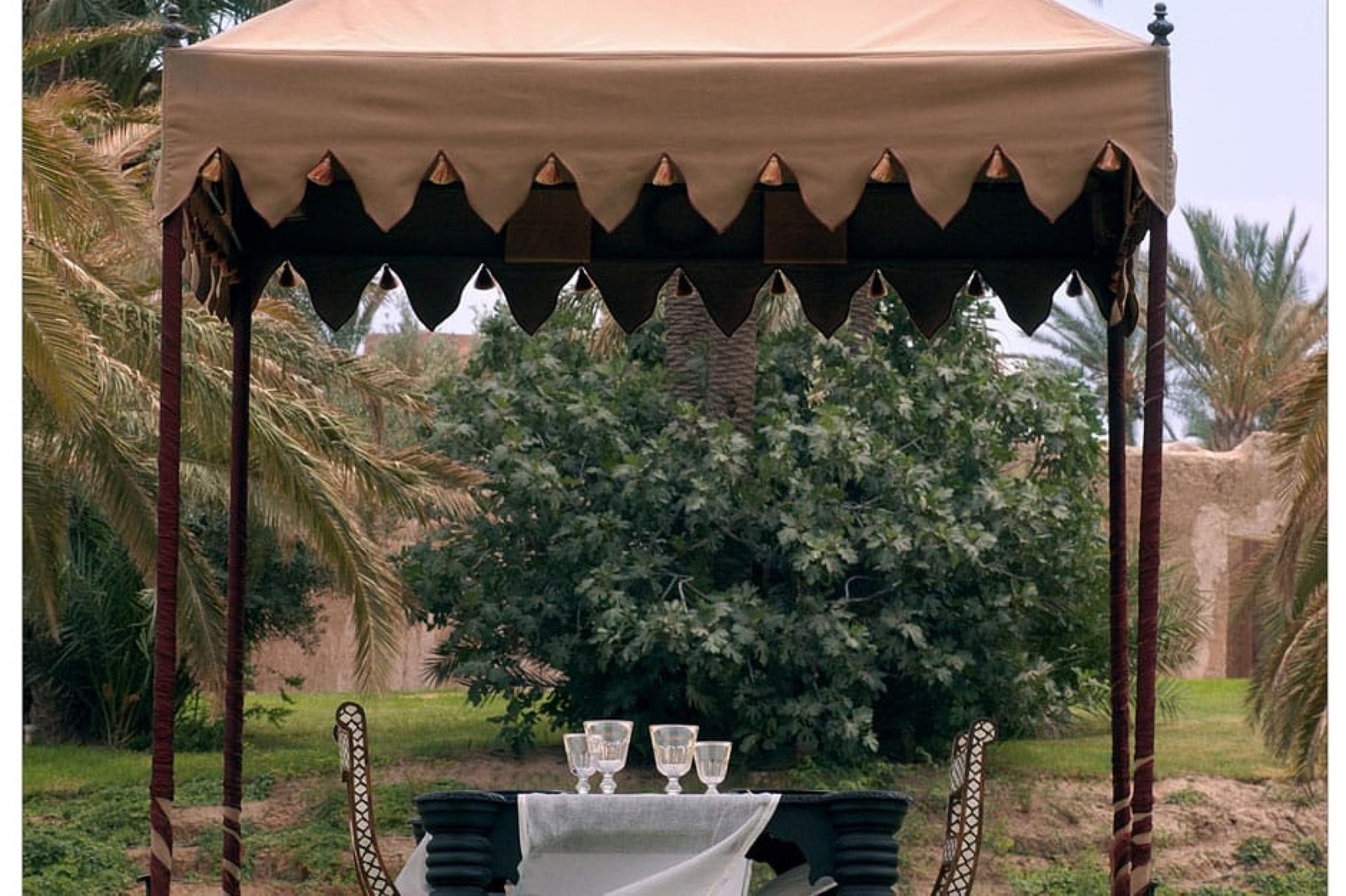 Ksar Char-Bagh, eat & drink