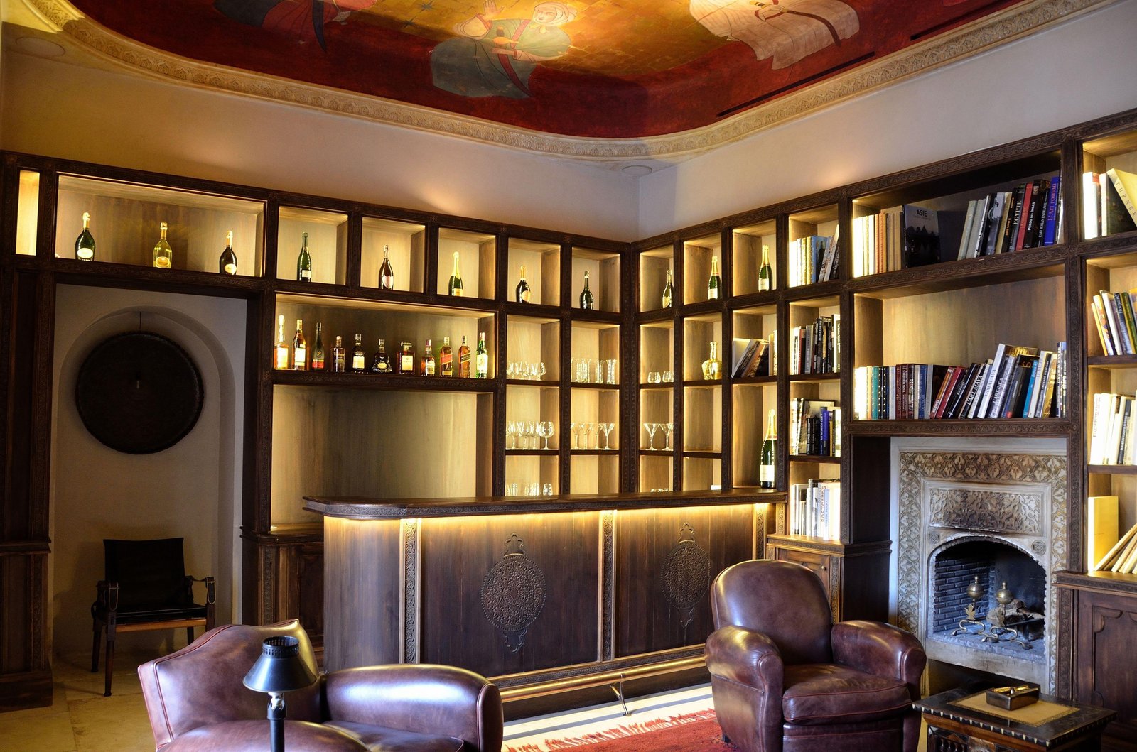 Ksar Char-Bagh, eat & drink