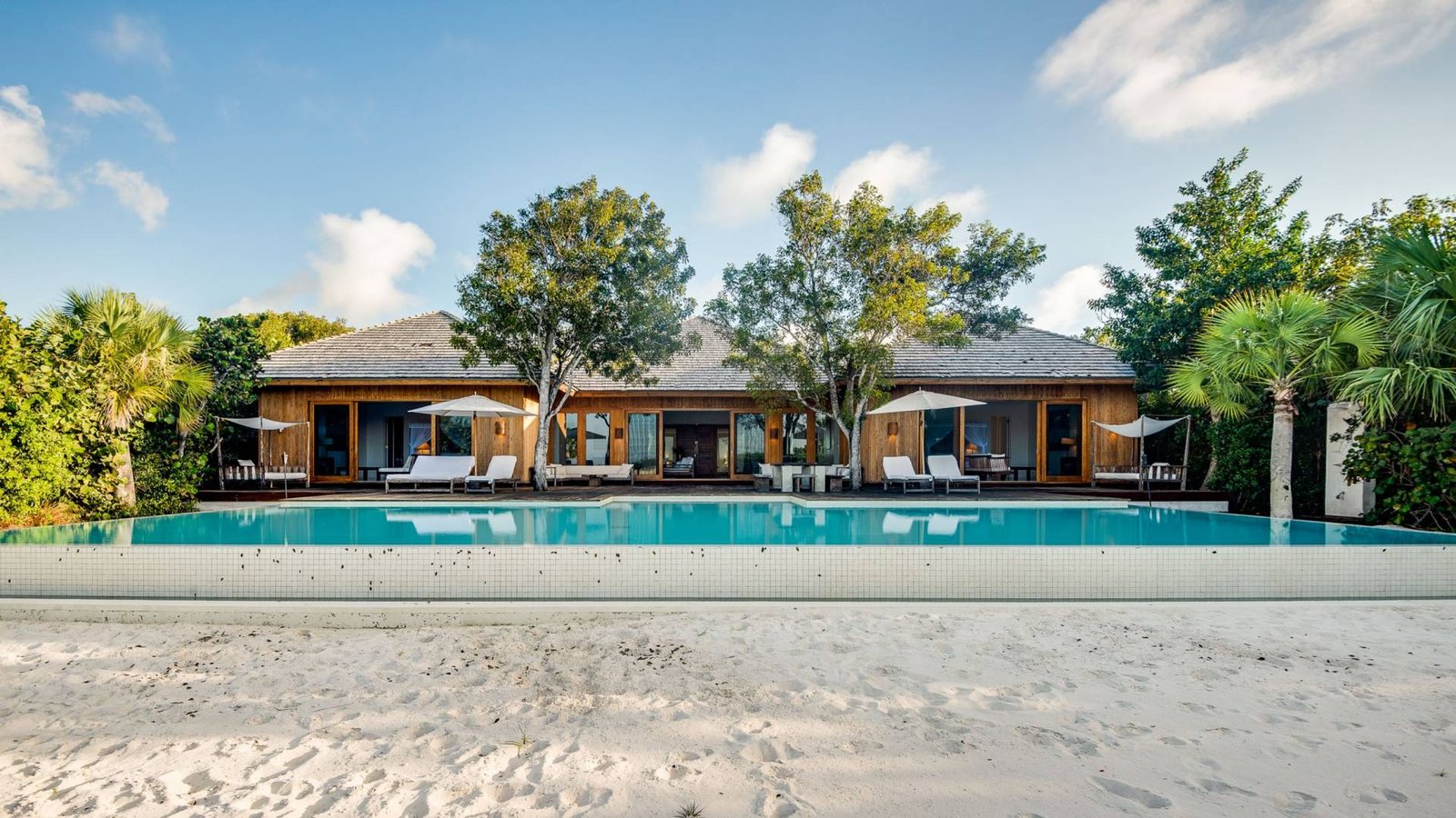 COMO Parrot Cay, backstory