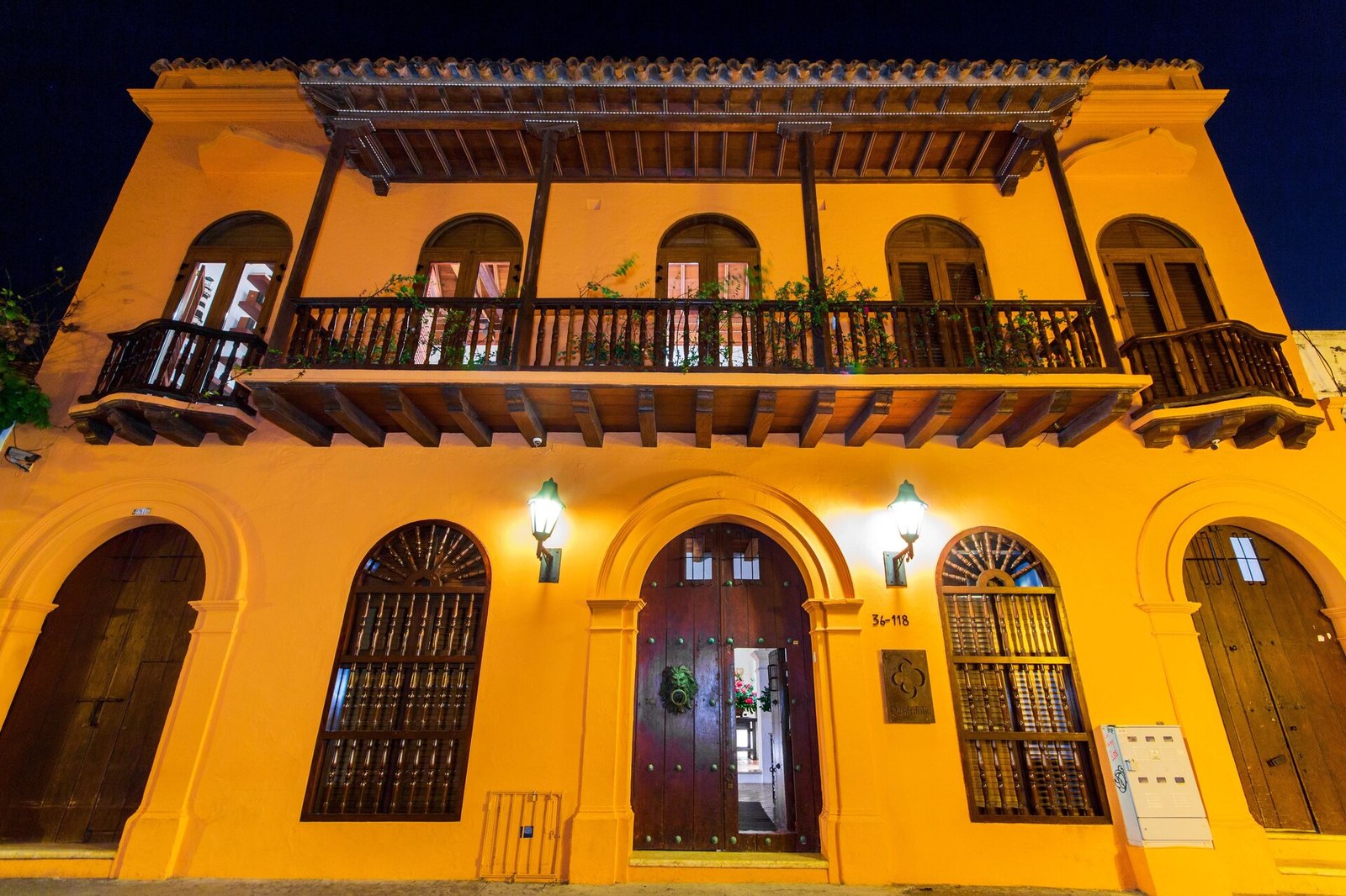 Hotel Quadrifolio, backstory