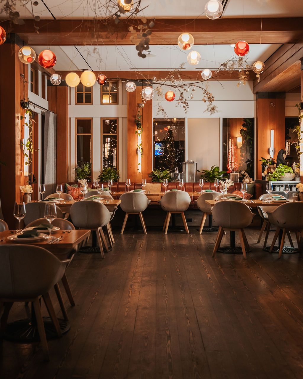 Nita Lake Lodge, eat & drink