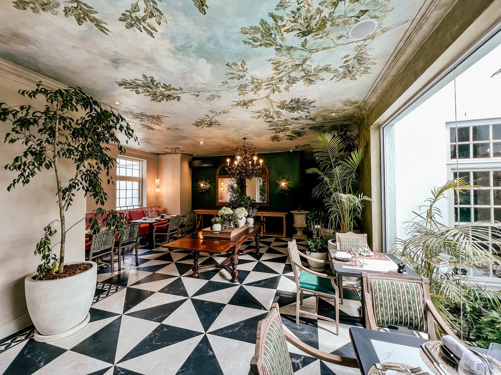 The Cellars-Hohenort, eat & drink