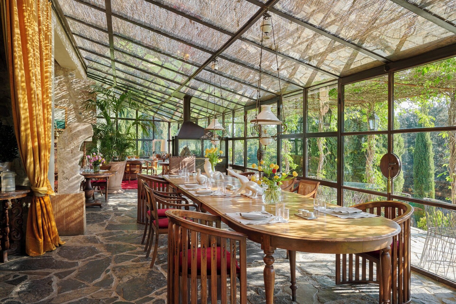 Castello di Vicarello, glasshouse dining room