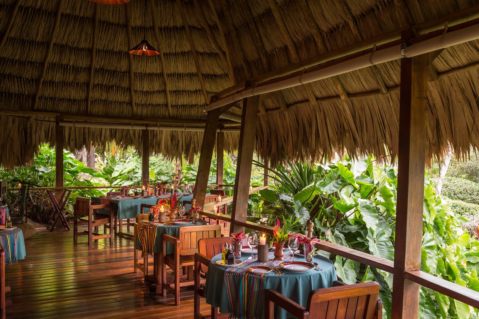 Blancaneaux Lodge, eat & drink