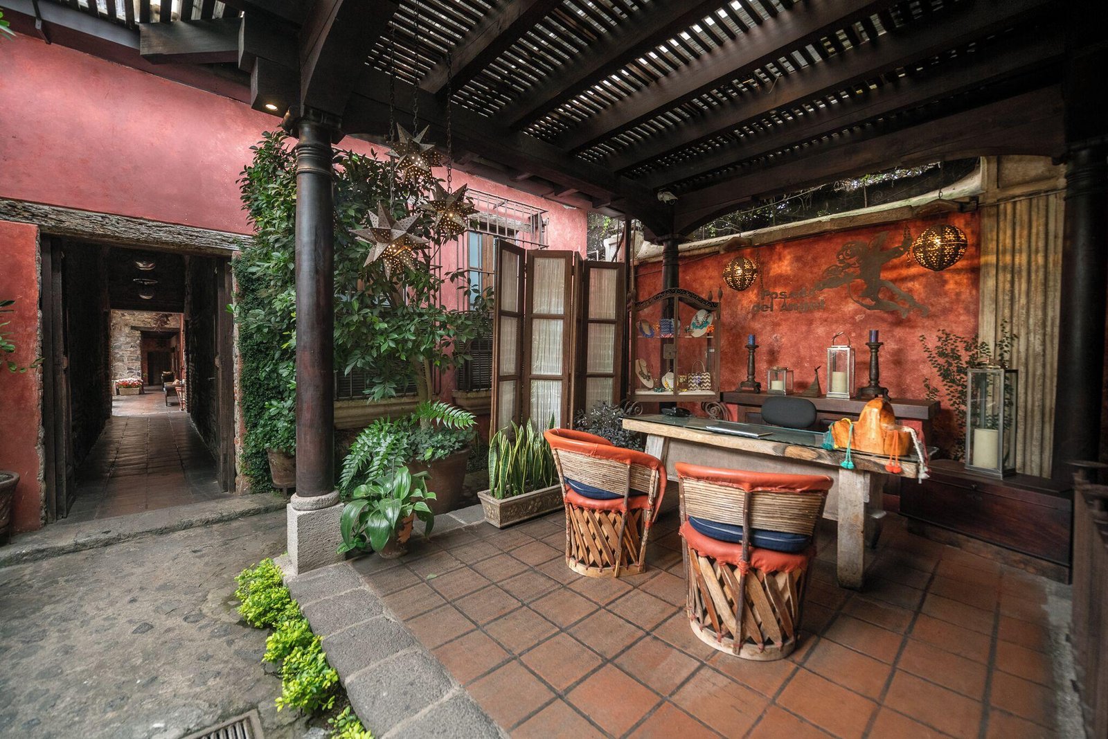 Posada del Angel, vibe