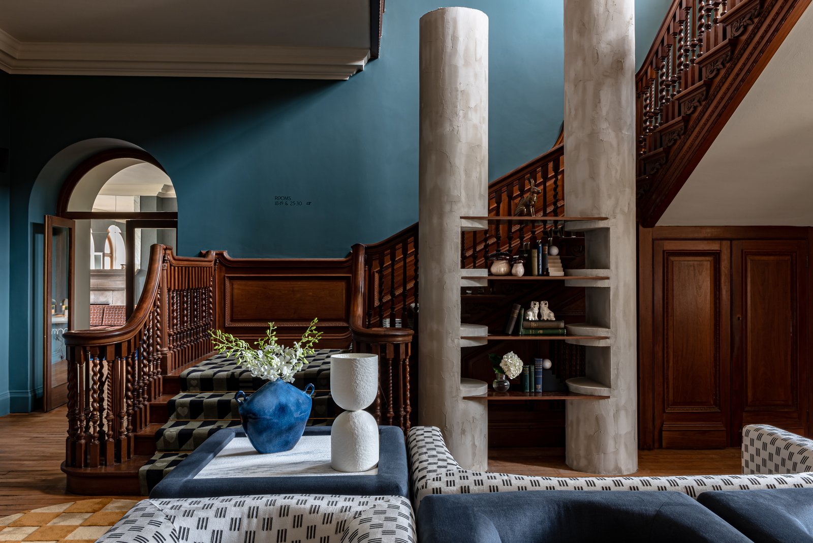 Cowley Manor Experimental, vibe