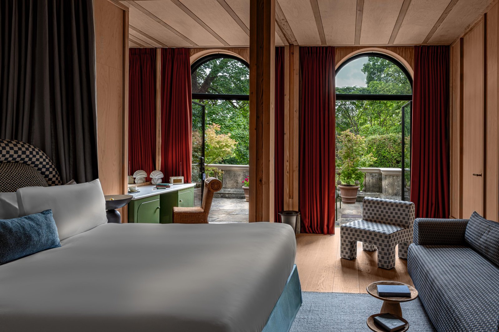 Cowley Manor Experimental, rooms