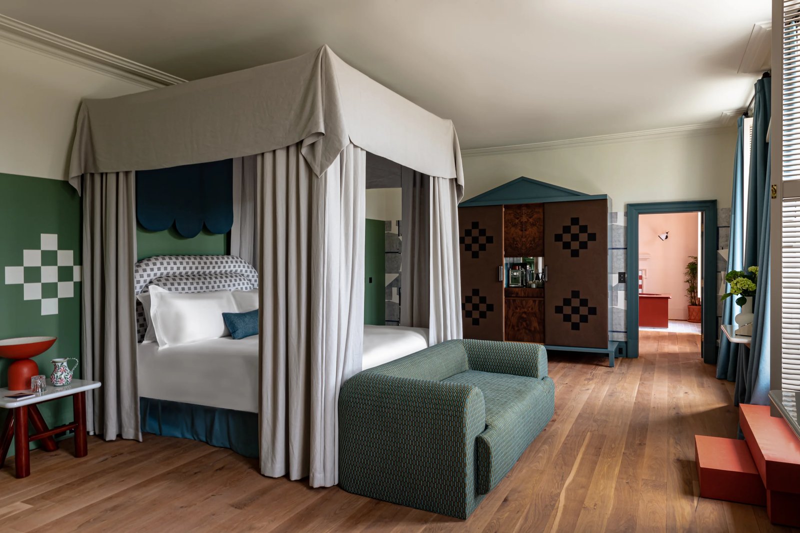 Cowley Manor Experimental, rooms
