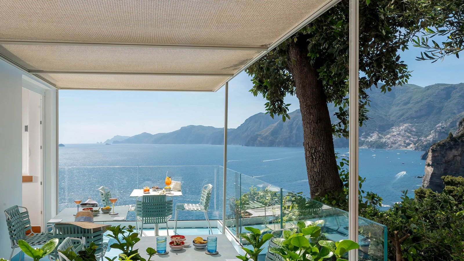 Casa Angelina, at the table