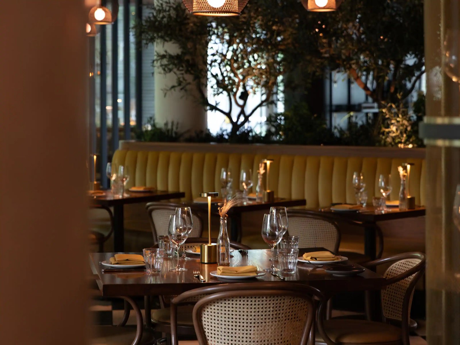Hyatt Vancouver Downtown Alberni, eat & drink