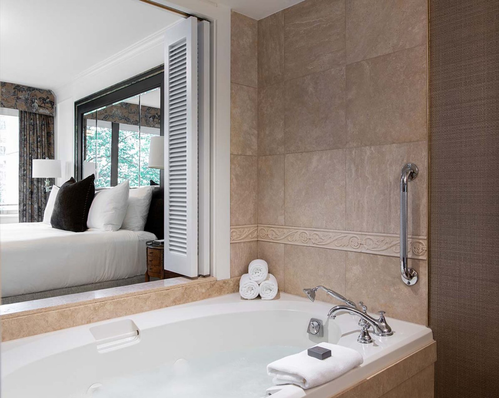 Wedgewood Hotel & Spa, rooms