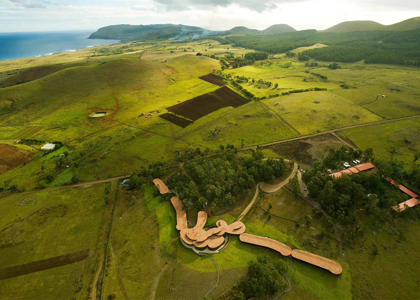 Explora Rapa Nui, backstory