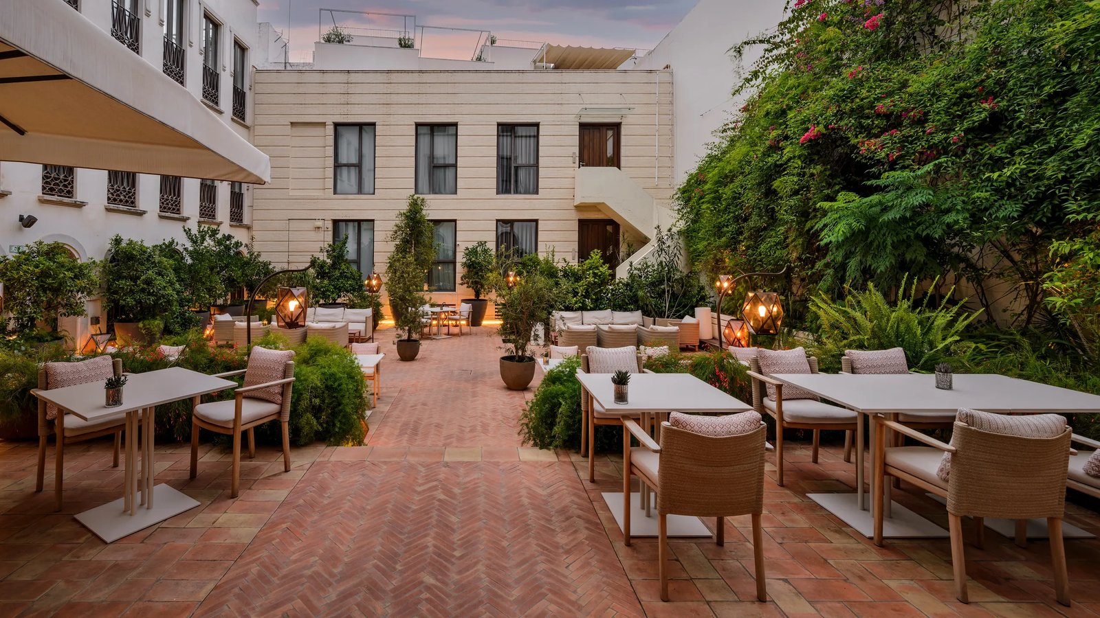 CoolRooms Palacio Villapanés, eat & drink