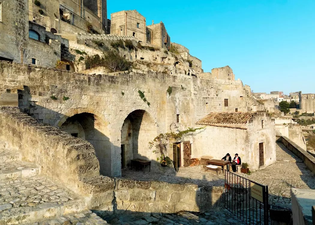 Sextantio Le Grotte Della Civita, backstory