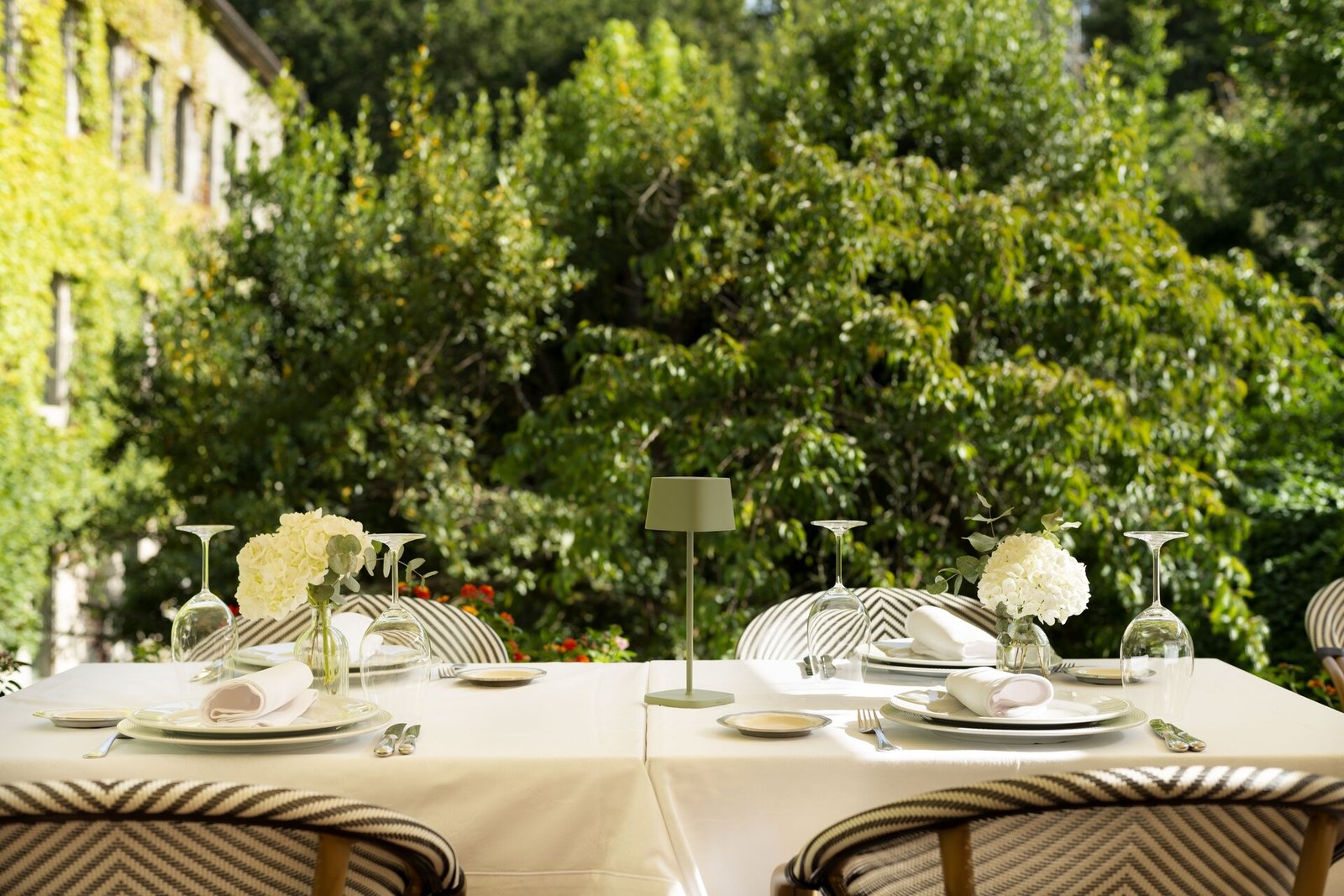 Hotel Spa A Quinta Da Auga Relais & Châteaux, at the table