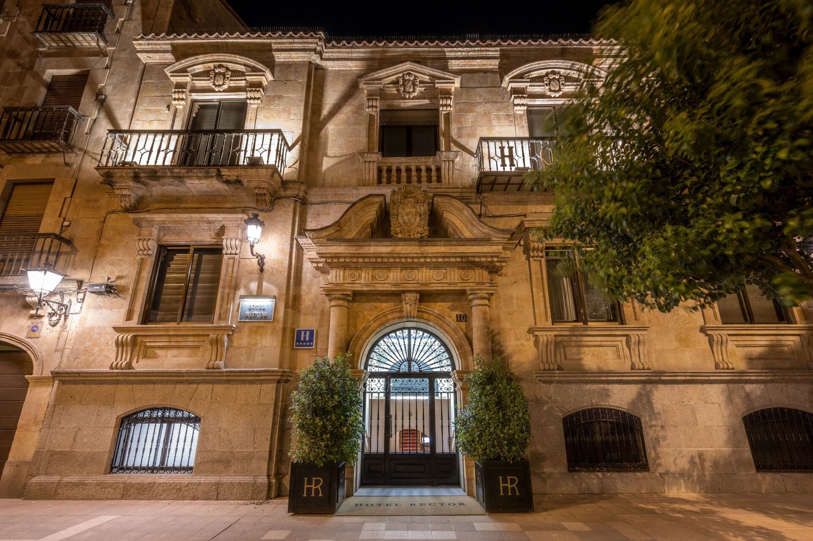 HOTEL RECTOR SALAMANCA, backstory