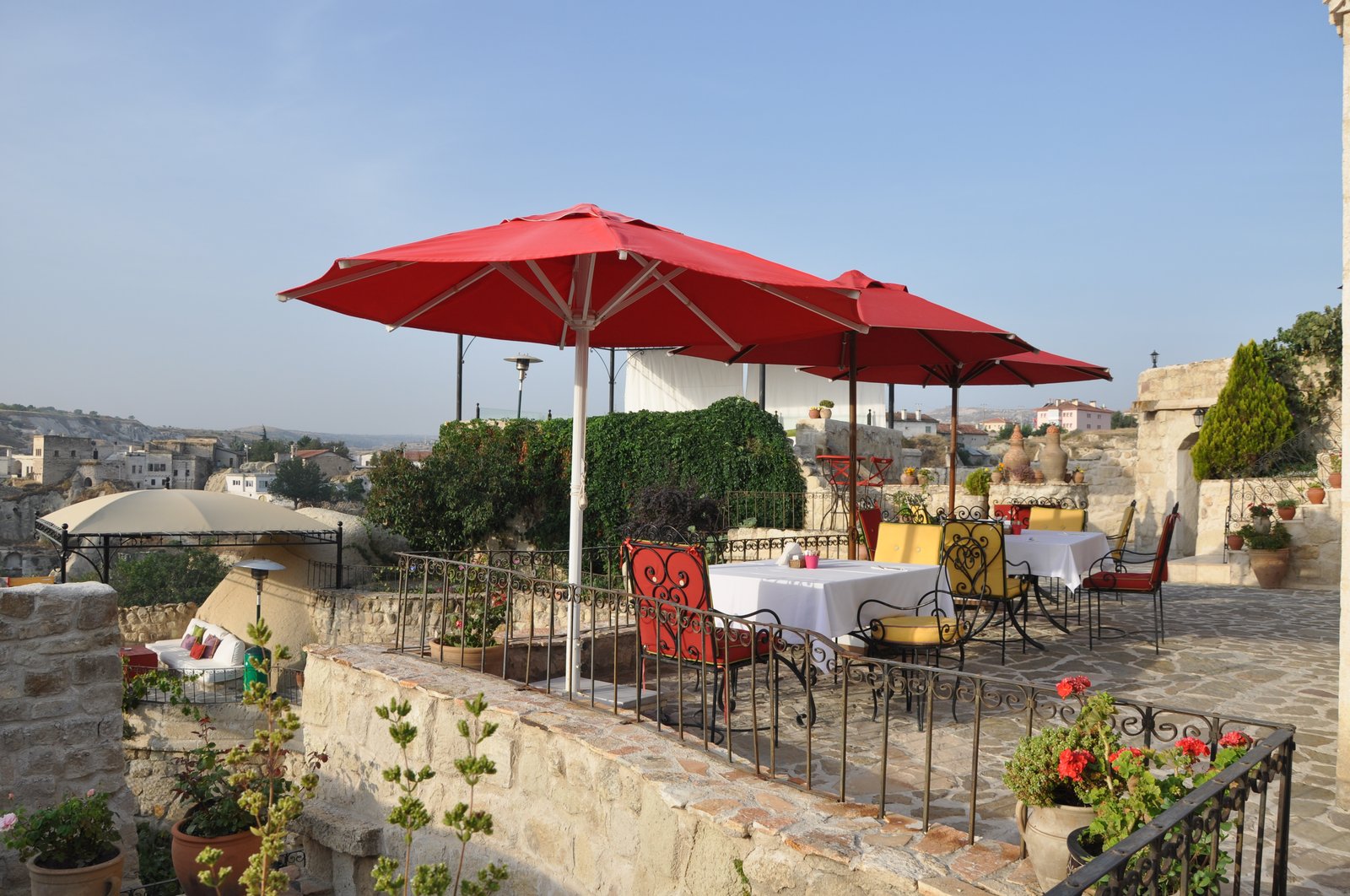 Hezen Cave Hotel