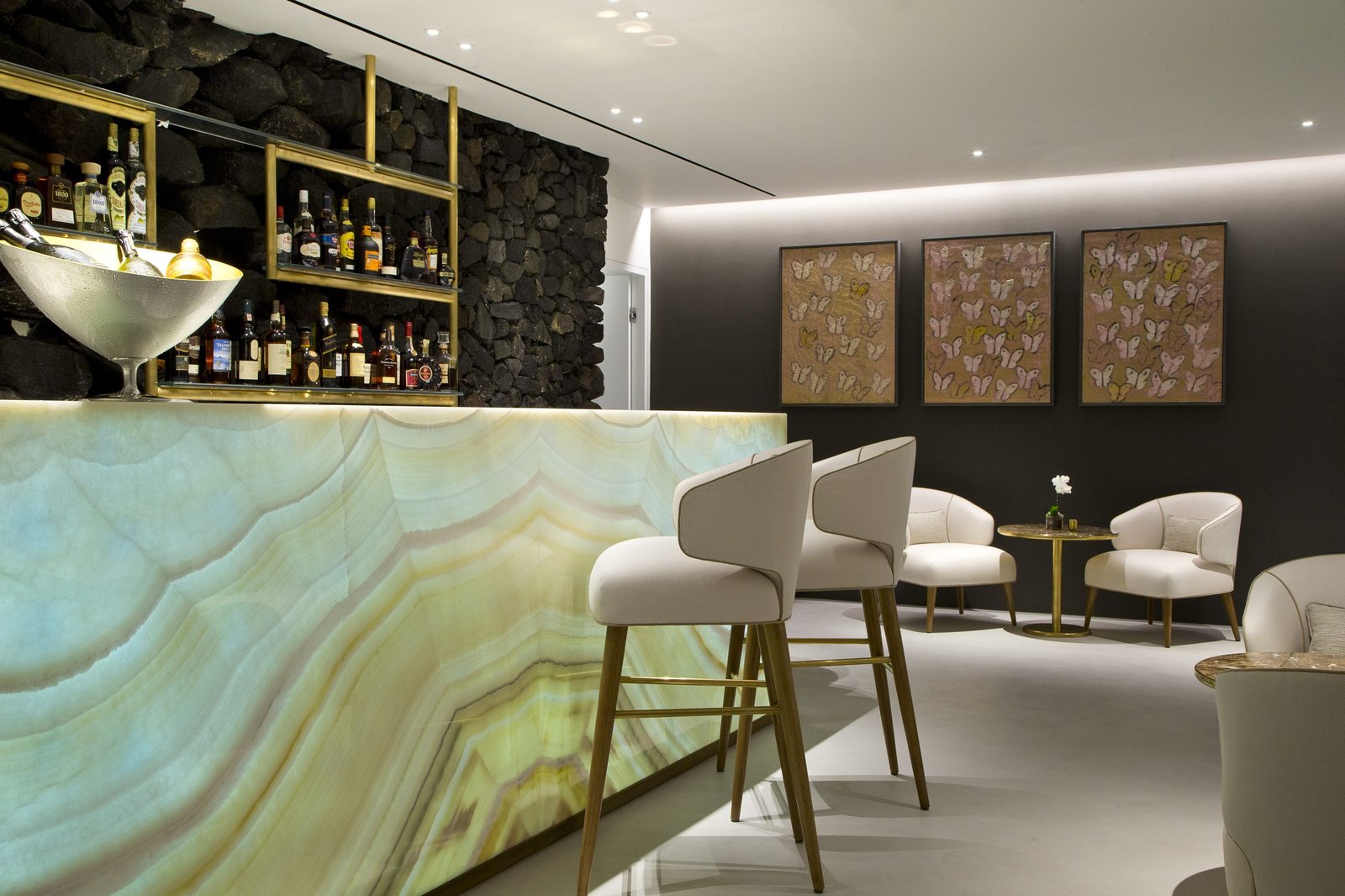 Grace Hotel, eat & drink