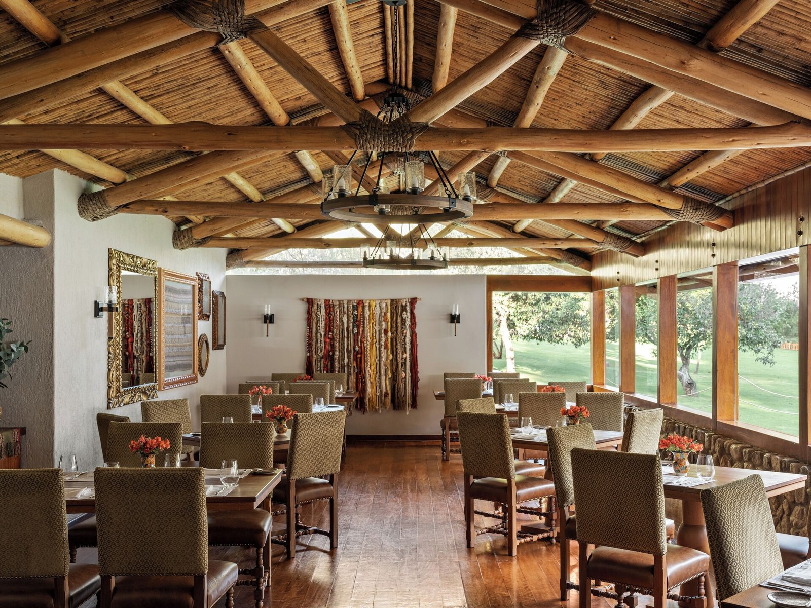 Rio Sagrado, at the table