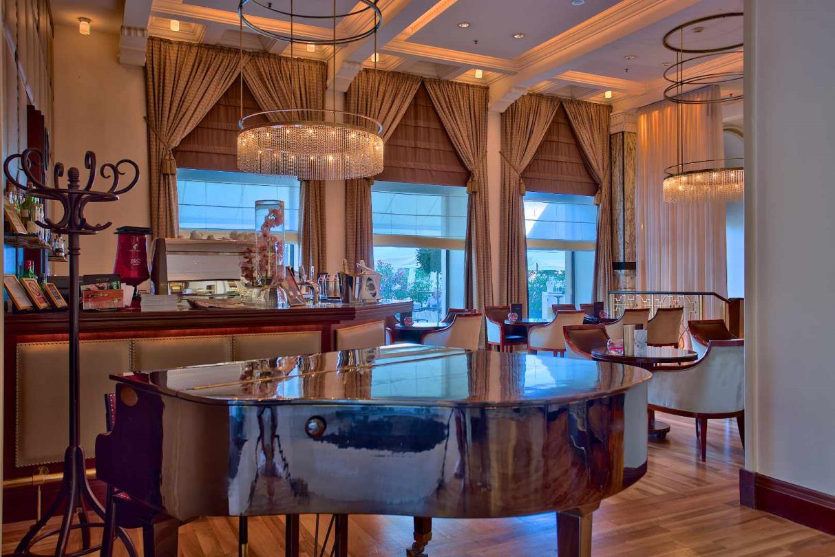 Esplanade Zagreb Hotel, at the table