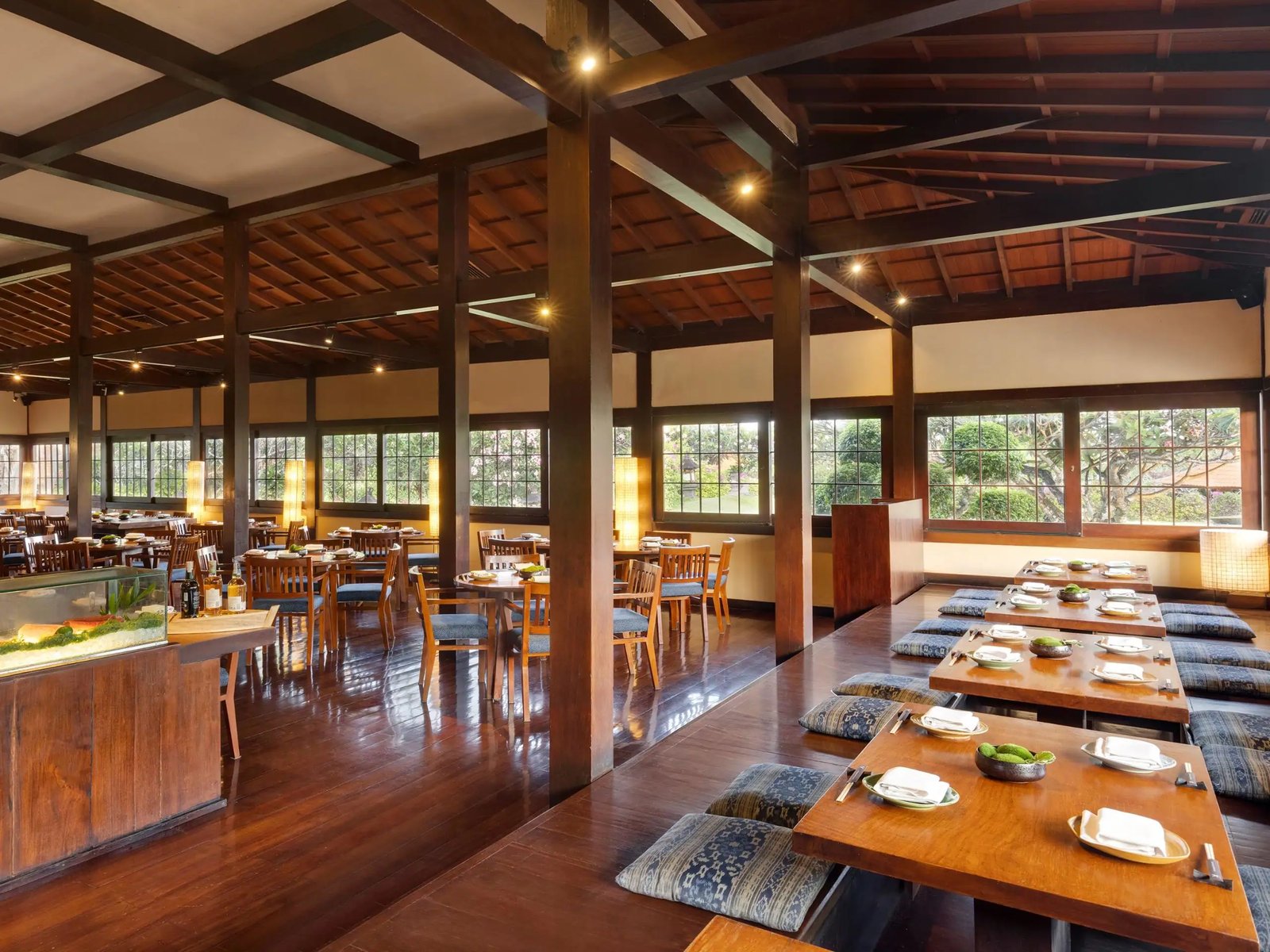 Grand Hyatt Bali, at the table