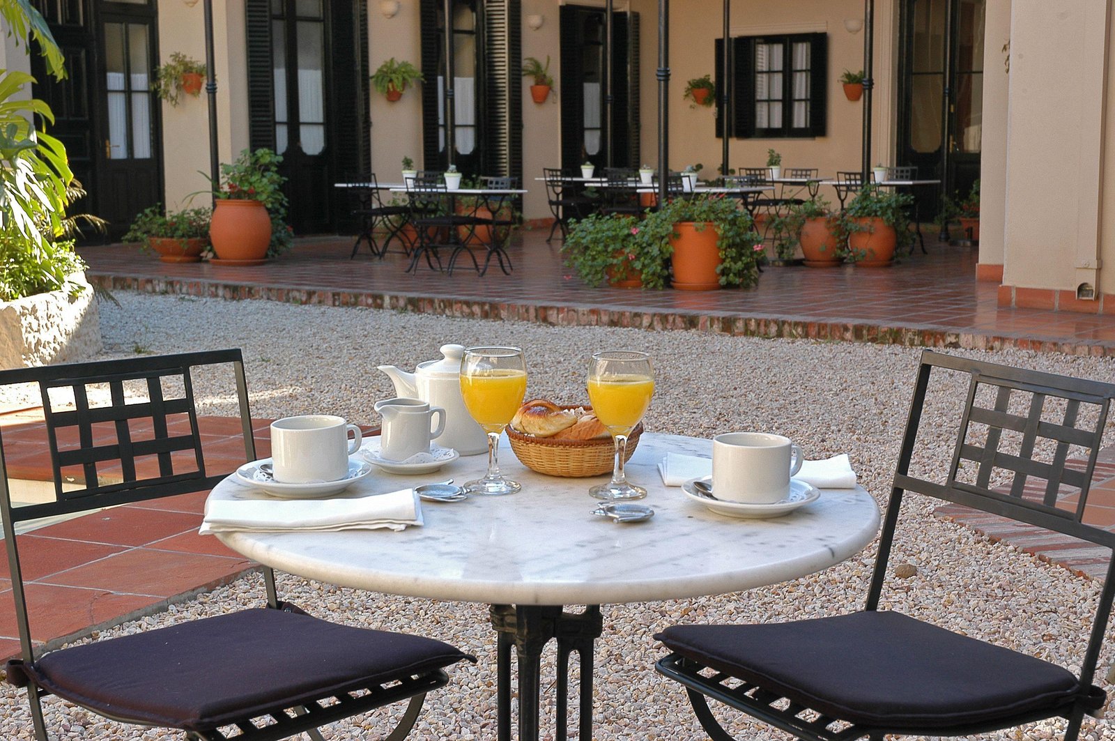 Hotel Del Casco, eat & drink