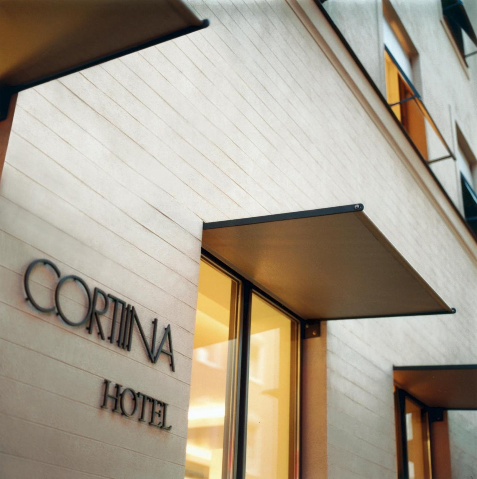 Cortiina Hotel, backstory