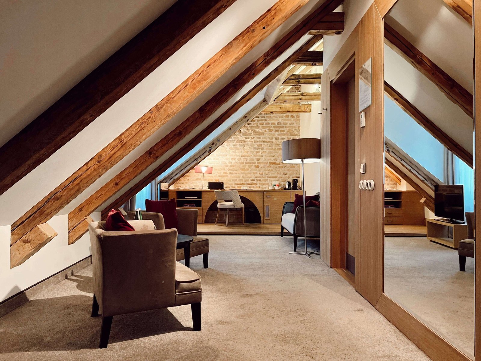 Dome Hotel, rooms