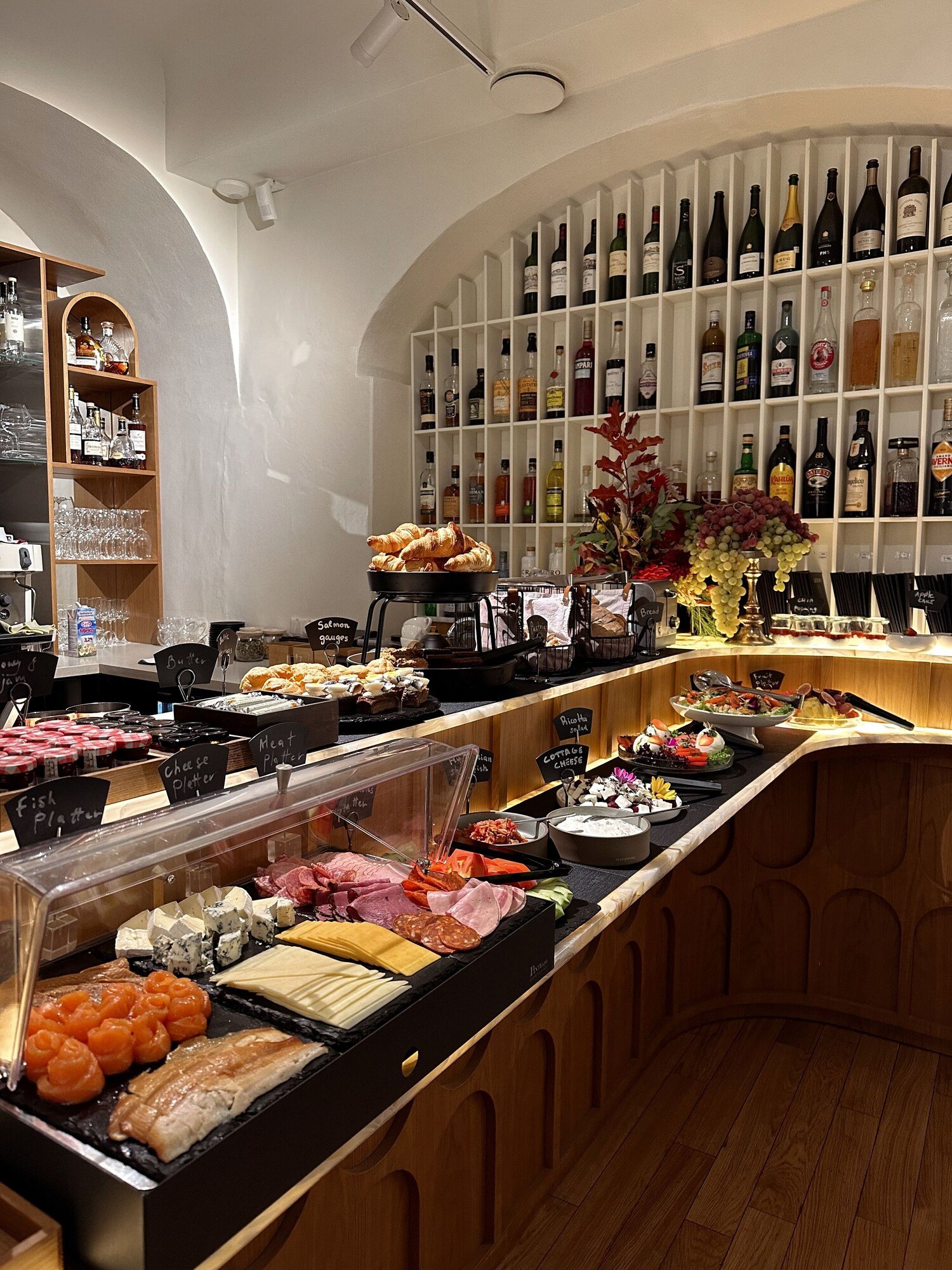 Dome Hotel, eat & drink